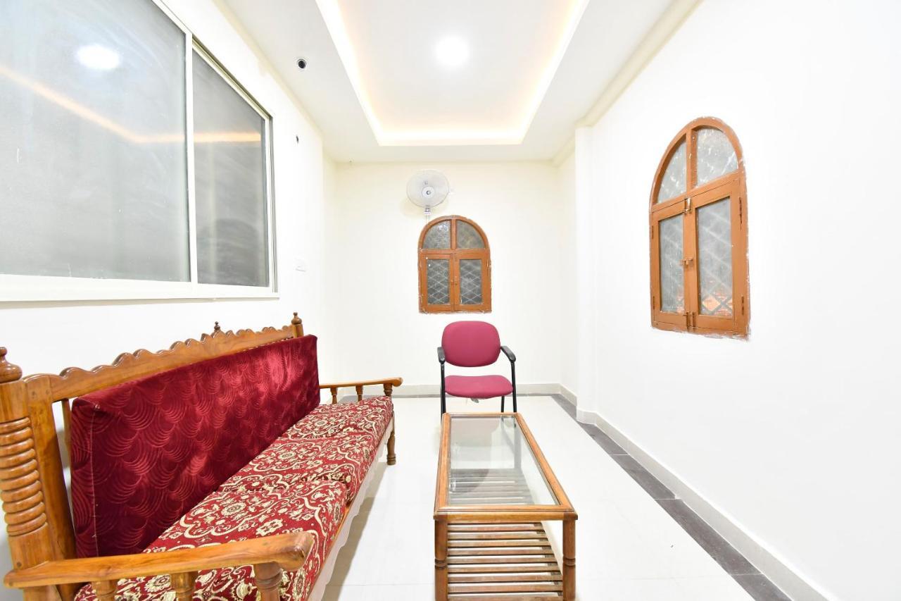 Hotel Oyo 44065 Sri Krishna Nilaya Bengaluru Zewnętrze zdjęcie
