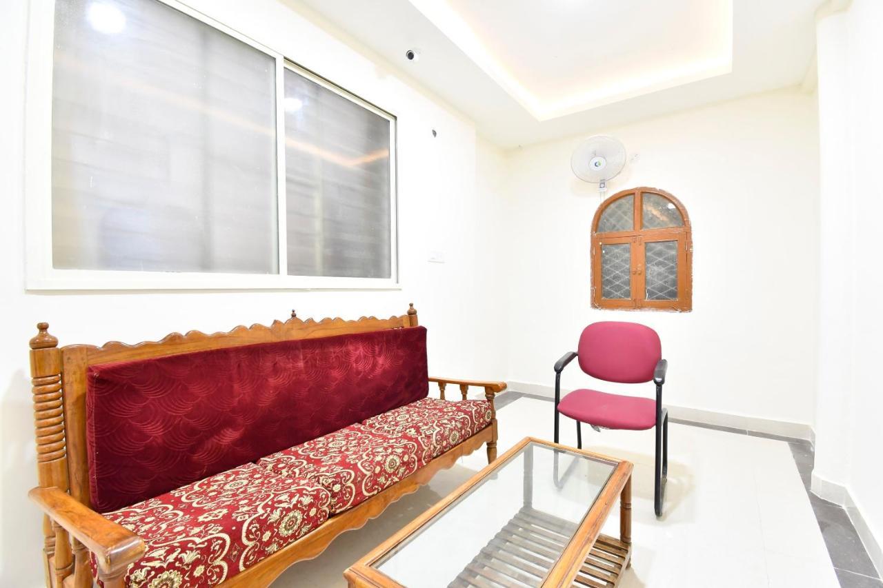 Hotel Oyo 44065 Sri Krishna Nilaya Bengaluru Zewnętrze zdjęcie